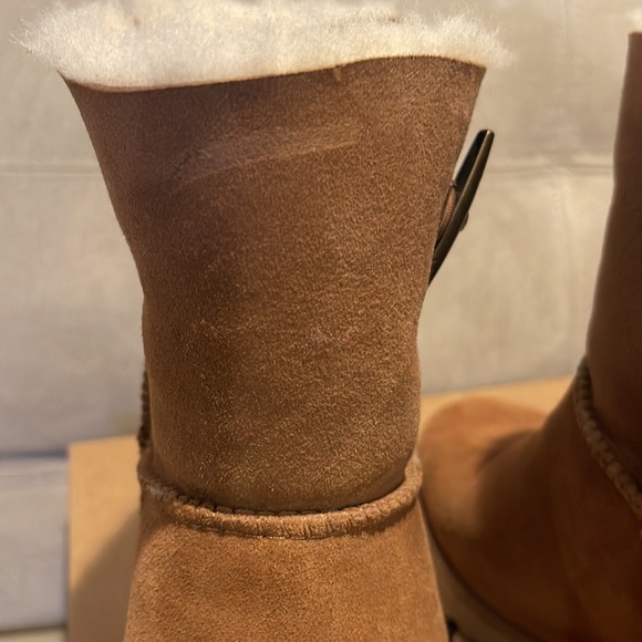 UGG Classic Femme Button Toggle Wedge Boot - Picture 11 of 12